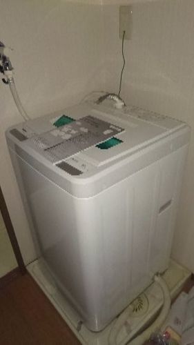 室内使用、綺麗な全自動洗濯機