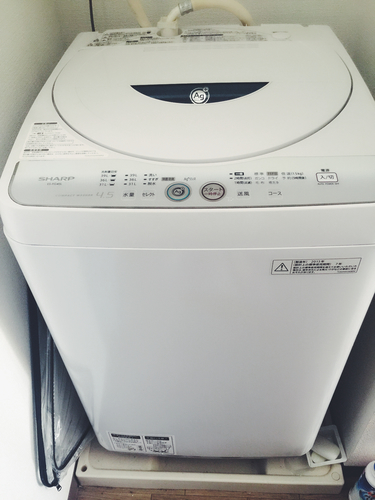 【1月10日まで期間限定】有名なSHARPの洗濯機、機能先進、Ag＋機能とかがあって、2013年制、新しい外見です。