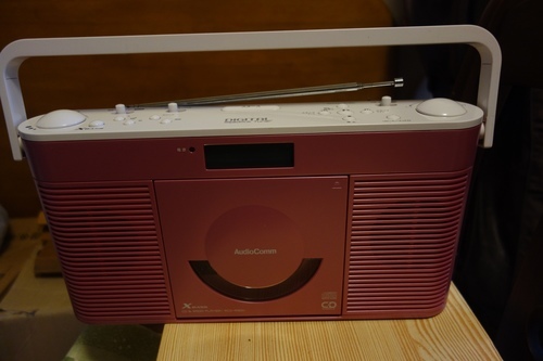 ポータブルCDラジオ　2011年製　美品