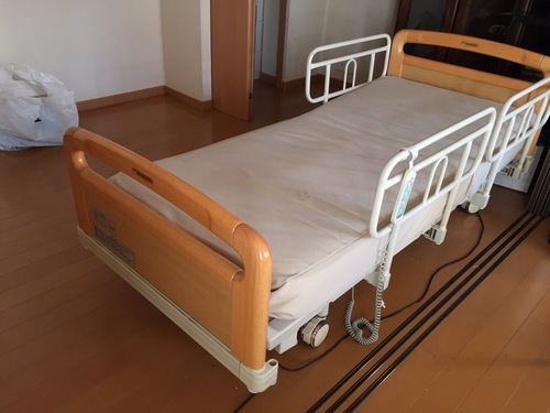 フランスベッドの電動ベッド　HR-N3　値下げしました！！