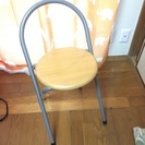 簡易椅子。ほぼ新品です。