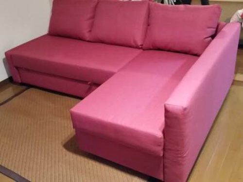 IKEAのソファベッド（紫色）