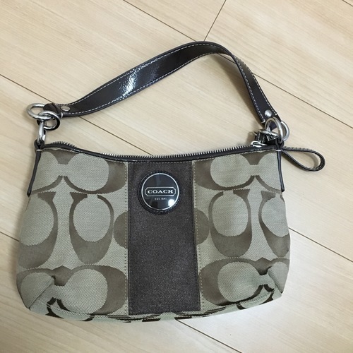 COACH シグネチャー　ショルダーバック