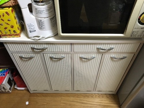 おしゃれな見た目のゴミ箱棚