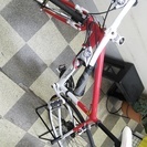 [2558]Ferrari フェラーリ　クロスバイク　700×28C　3×7段変速　アルミフレーム　Vブレーキ　レッド×ホワイト
