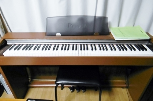 CASIO カシオ電子ピアノ Privia プリヴィア PX730CY【11年製】を引き取りに来て下さる方に格安で譲ります。