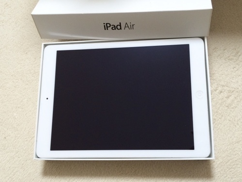 iPad Air 64GB シルバー　カバー付