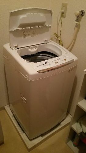美品、2013年式TOSHIBA製、ほぼ未使用！