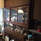カリモクの食器棚。