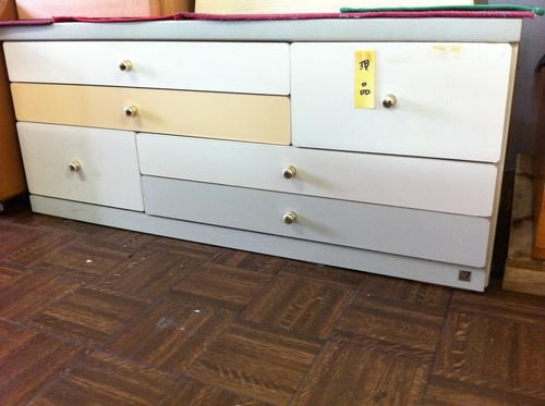 値下げ。家具卸廃未使用展示品　ベンチチェスト・ロータイプ整理タンス　。ｗ１０５ｄ４４ｈ４４，５ｃｍ、　￥３７，４００の品