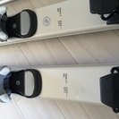 ディズニー柄のスキー板（110cm）とストック（80cm）