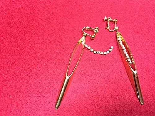 ヴィンテージ YSL ストーンティアドロップイヤリング パリ購入 希少アンティークイヴサンローランYves Saint Laurent リブゴーシュ レッドルビーゴールドカラー ヴィンテージ YSL ストーンティアドロップイヤリング パリ購入 希少