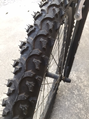 ほぼ未使用車 めちゃかっこいいMTB ランボルギーニ フル 