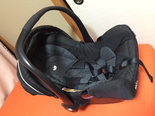 中古　Joie製　ISOFIXベースとベビーシートのセット　（新生児から使用可）