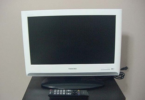 ★東芝 REGZA 19型液晶＊19A8000・ 2009年 リモコン付