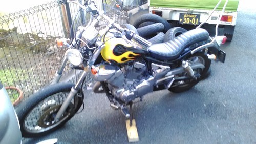 ビラーゴ２５０　エンジン実働　部品取り　事故車です。　マフラー、シート、エンジン、は部品で取れます！