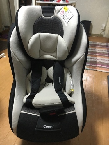 美品！6歳まで使えるチャイルドシート！