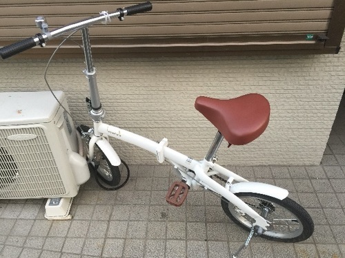 タイヤの小さい自転車