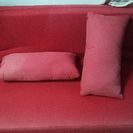 赤いソファーです(^^)