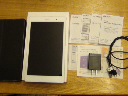 ［他で売れました]　SONY Xperia Z3 Tablet Compact SGP612JP/W 32GB 美品 オマケ付