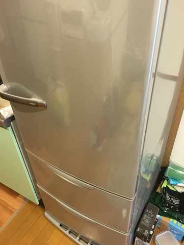 AQUA レンジが置ける3ドア冷蔵庫