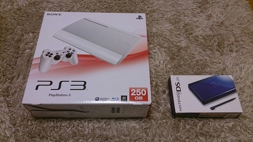 薄型 ps3 \u0026 ds Lite 箱付き状態良いです。