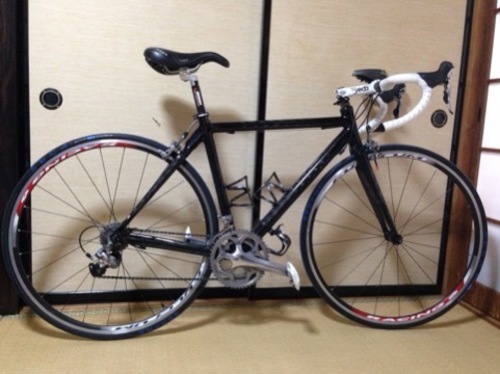 10速の105装備・フルカーボンロードバイクです