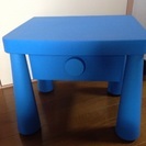 IKEAの子供用テーブル