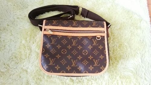 LOUIS VUITTON　メッセンジャーバッグ
