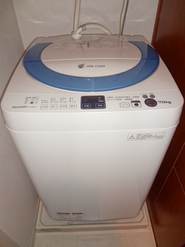 《取引中》2014年製シャープ7キロ洗濯機　修理保証3年残ってます