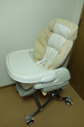 コンビの電動ベビーラック　ロアンジュ　オートスウィング