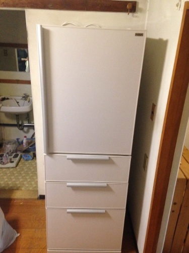 4ドア冷蔵庫355L（2012年製）