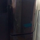 三菱製、黒の冷蔵庫です