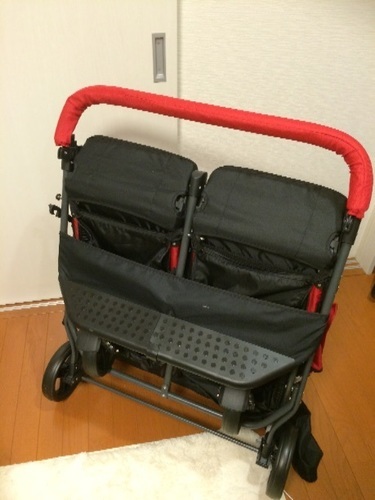新品未使用の二人乗りベビーカー