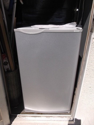 シャープ冷蔵庫　SJ-H8Y-S　1ドア 2014年