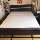 IKEA　ダブルベッドフレーム、マットレス付き！！