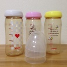 ピジョン製プラスチック哺乳瓶3つ