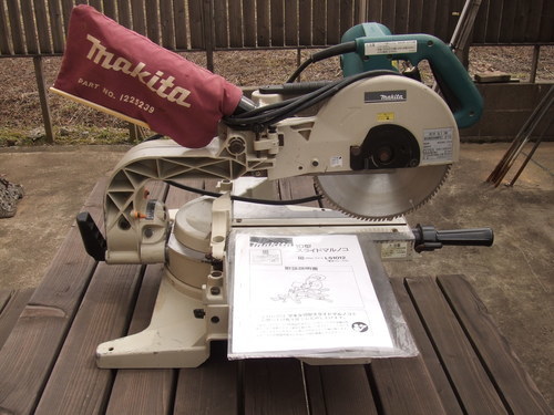 マキタ　10型スライドマルノコ　LS1012