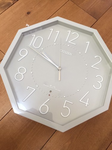 美品 シチズン 8MY477-008 電波掛け時計 シンプルモード グレー