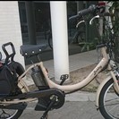 ヤマハ　20インチ　ＮＥＷバビーXL　１６年モデル！　リアチャイルドシート付。　人気カラーNO1マカロンラテ！店頭在庫売れても、同一価格でお渡し可能商品です。注意！クッションサービスは終了しております。