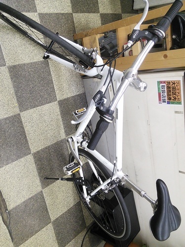[2257]GIANT ESCAPE R3 ジャイアント エスケープR3　クロスバイク　700×28C　3×8段変速　アルミフレーム　ホワイト