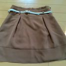 春夏用のキャメル色スカート