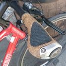 値段交渉あり☆momentum☆クロスバイク☆700cサイズ420☆リアキャリア.予備タイヤ付き☆