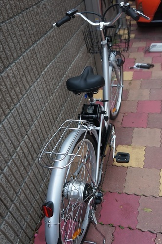 新車☆電動アシスト自転車☆shimano6段ギア☆シルバー色☆説明書