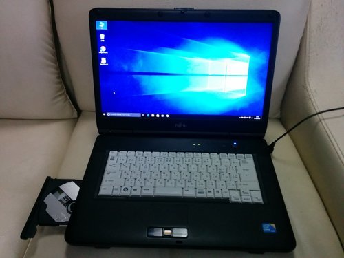 (お取引中)高性能Core-i5搭載 Windows10ノートPC Core-i5/ﾒﾓﾘ3GB/HDD160GB/DVD-RW/Libre Office [富士通 LIFEBOOK A550/A]