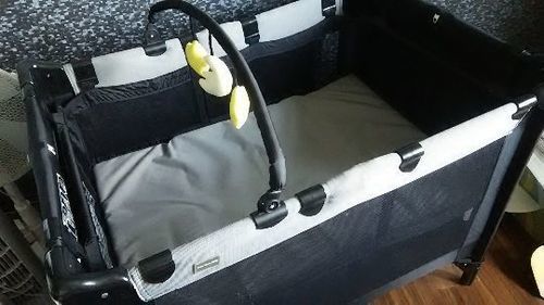 ★カトージ折り畳みベビーベッド、ベビーヤード