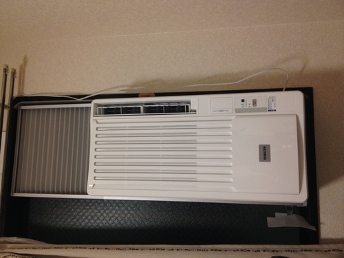 窓用クーラー６畳用　中古１夏使用　除湿と冷房のみ