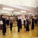 社交ダンススクール。初心者歓迎、中高年歓迎、定年退職者歓迎