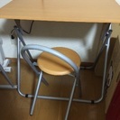 机、椅子のセット