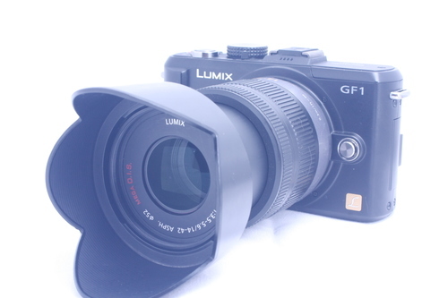 ★★★完売★★★　　■全国配送可能■ 新品級 Panasonic LUMIX GF1　豪華レンズセット♪ 付属品充実